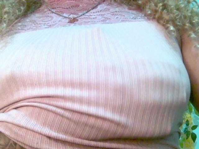 Crystal25 live cam on BongaCams