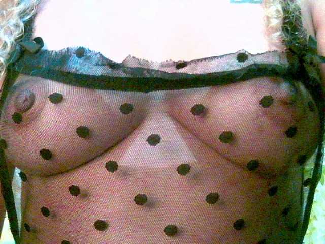Crystal25 live cam on BongaCams
