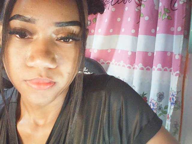 fariana, live now on BongaCams