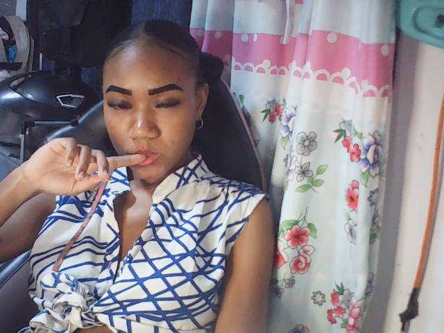 fariana live cam on BongaCams