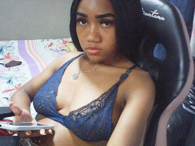 fariana live cam on BongaCams
