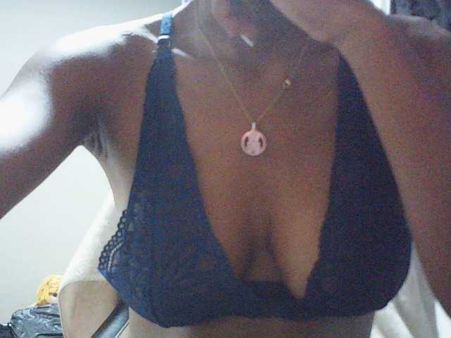 fariana live cam on BongaCams