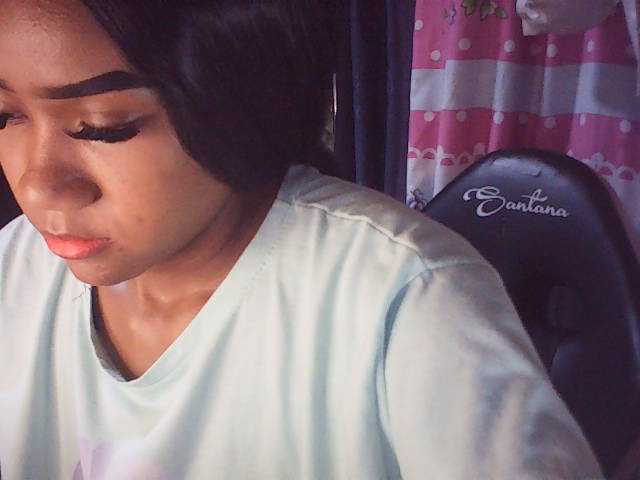 fariana, en directo ahora en BongaCams