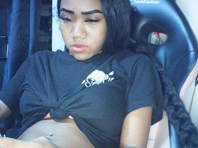 fariana live cam on BongaCams