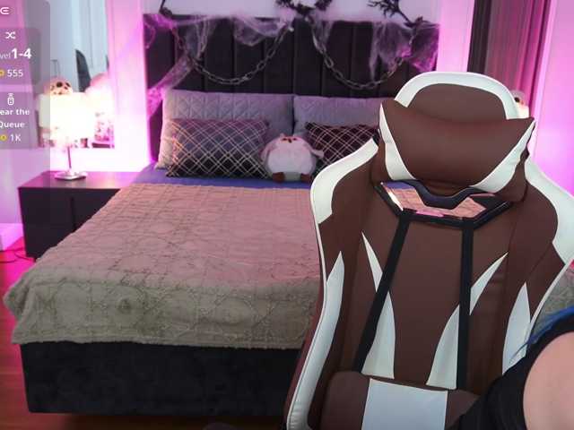 CassandraStars live cam