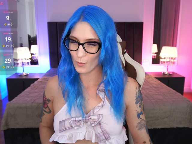 CassandraStars, live now on BongaCams