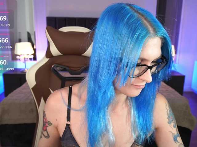 CassandraStars live cam