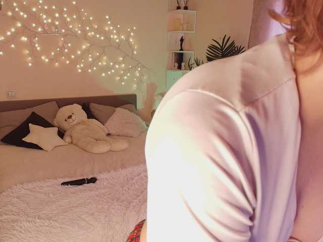 Emily-relish's BongaCams show and profile