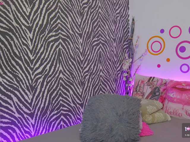 JennyShow live cam on BongaCams