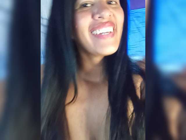 Letty33 live cam on BongaCams