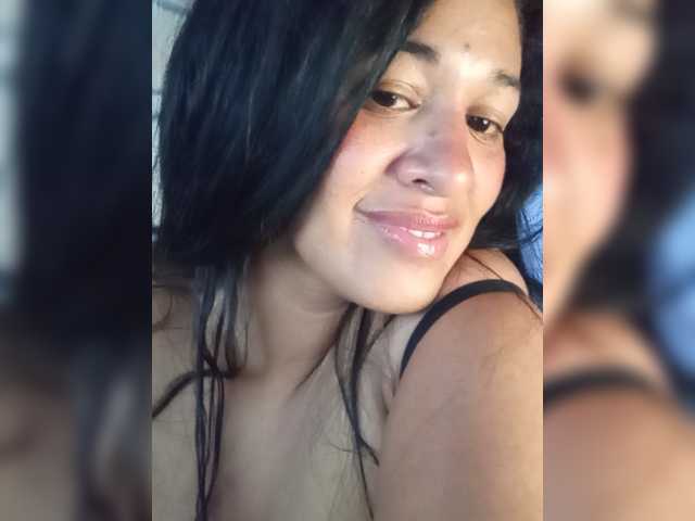 Letty33 live cam on BongaCams