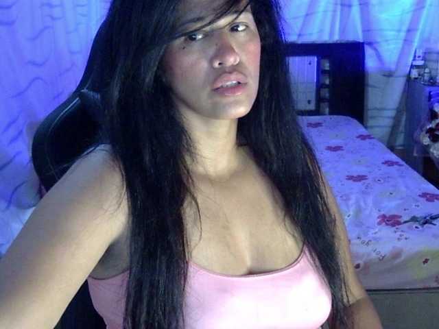 Letty33 live cam on BongaCams