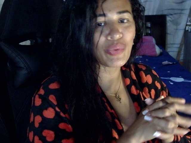 Letty33 live cam on BongaCams