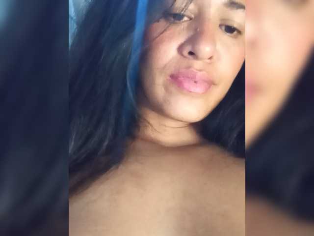 Letty33 live cam on BongaCams