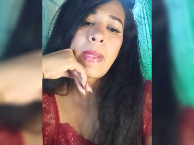 Letty33 live cam on BongaCams