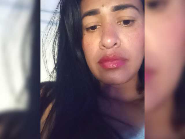Letty33 live cam on BongaCams
