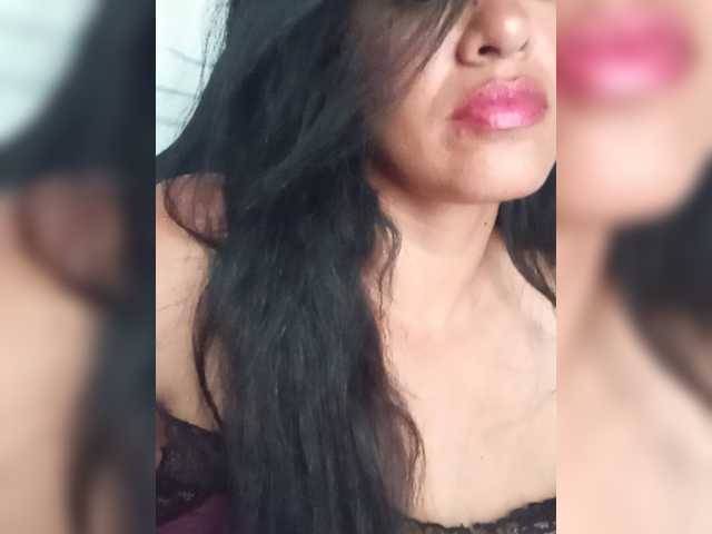 Letty33 live cam on BongaCams