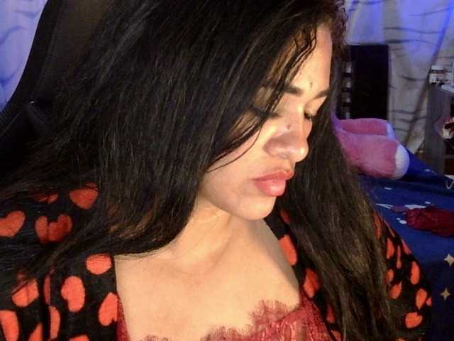 Letty33's BongaCams show and profile