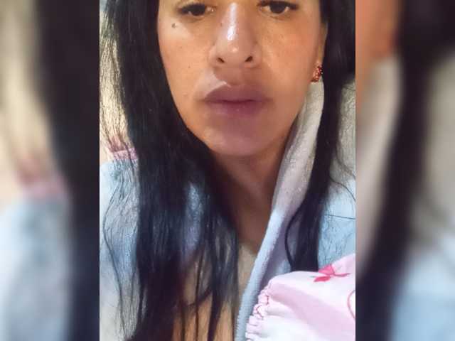 Letty33 live webcam show