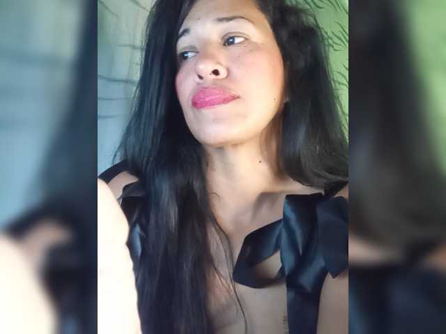 Letty33 live cam on BongaCams