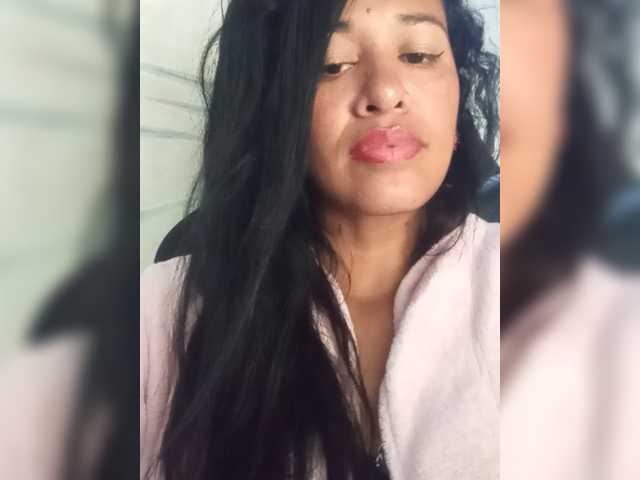 Letty33 live cam on BongaCams