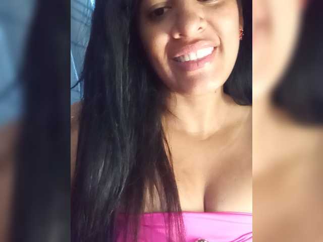 Letty33 live cam