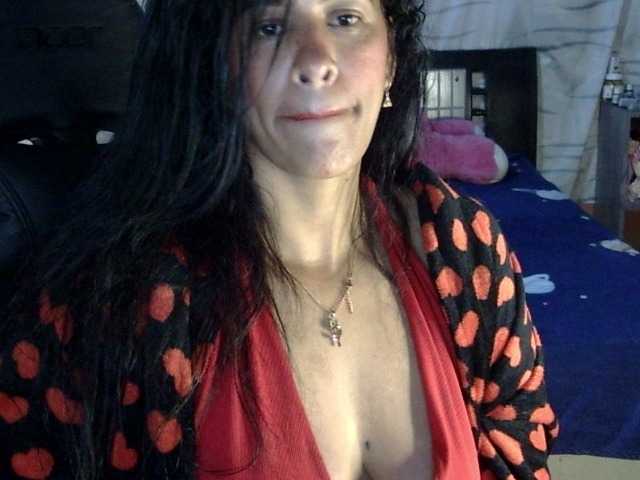 Letty33 live cam on BongaCams