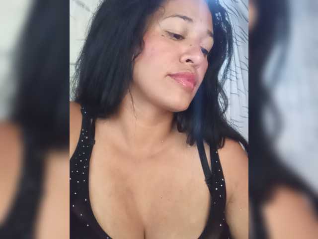 Letty33 live cam on BongaCams