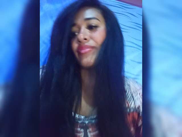 Letty33 live cam on BongaCams