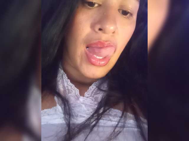 Letty33 Live Cam on BongaCams