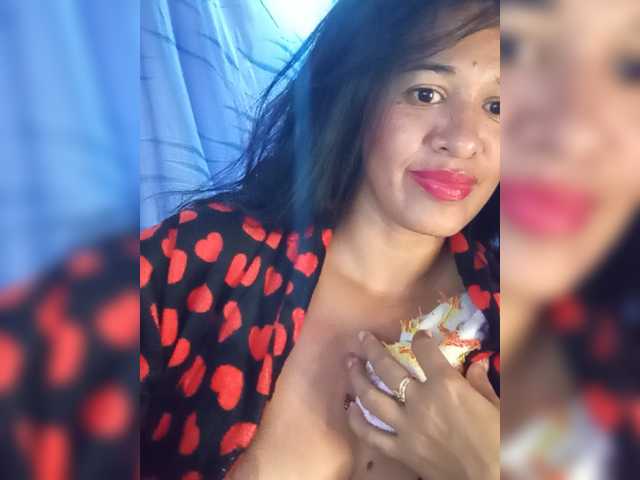 Letty33 live cam on BongaCams