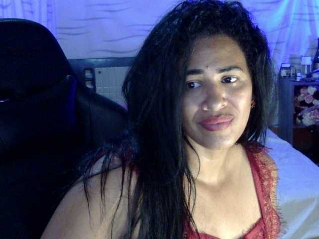 Letty33 live cam on BongaCams
