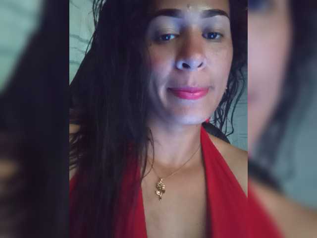 Letty33 live cam on BongaCams