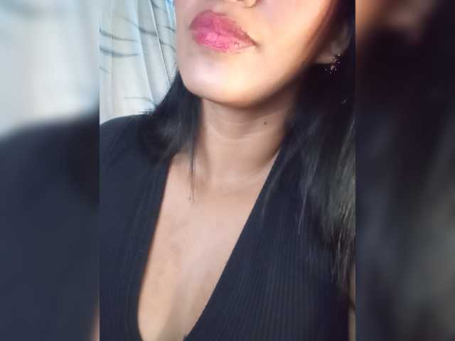 Letty33 live cam on BongaCams