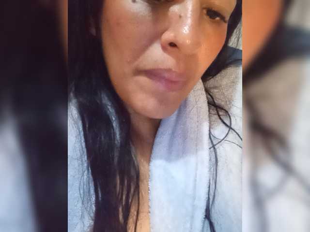 Letty33 live cam on BongaCams