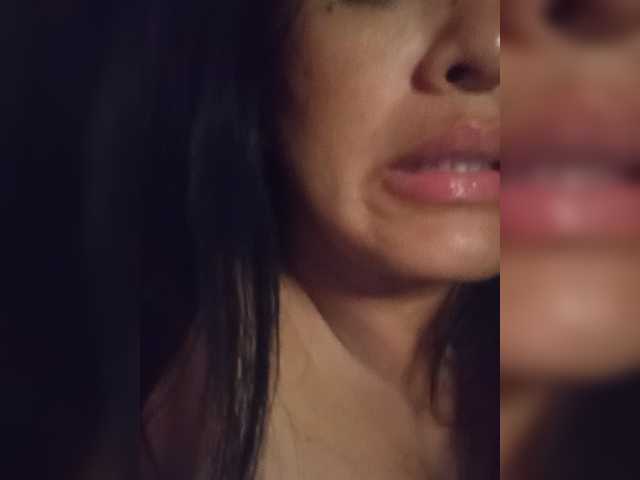 Letty33 live cam on BongaCams