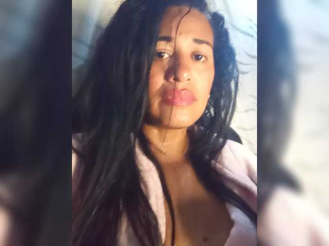 Letty33 — live female cam