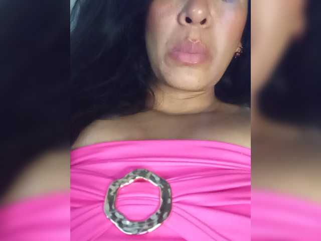 Letty33 live cam on BongaCams