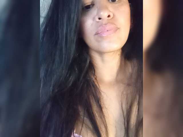 Letty33 live cam on BongaCams