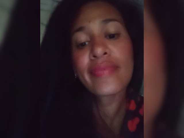 Letty33 live cam on BongaCams