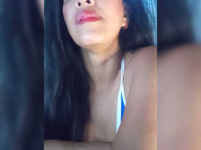 Letty33 live cam on BongaCams