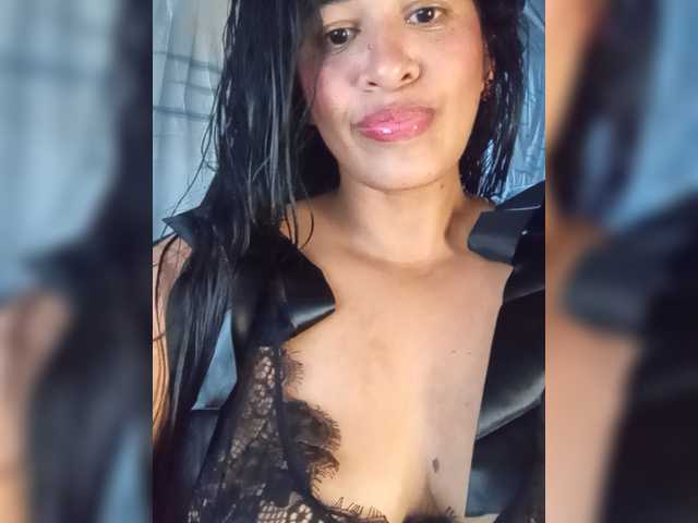 Letty33 live cam on BongaCams