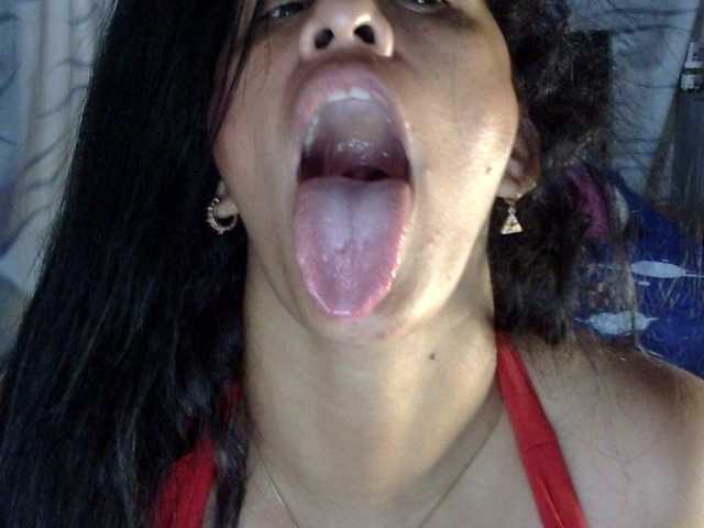 Letty33 live cam on BongaCams