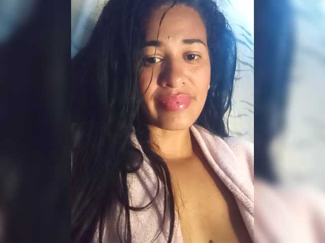 Letty33 — live female cam