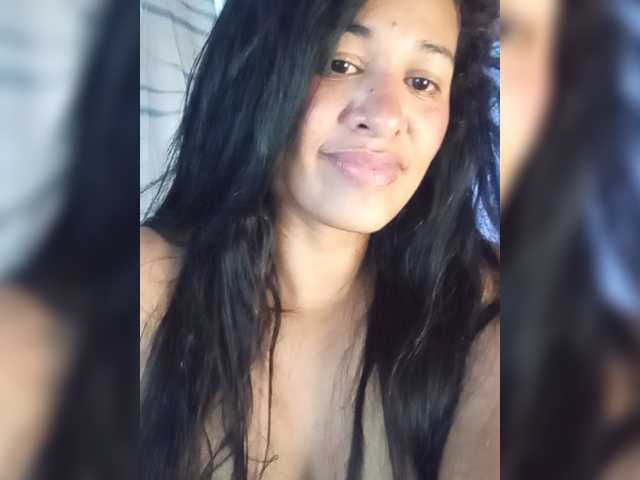 Letty33 live cam on BongaCams