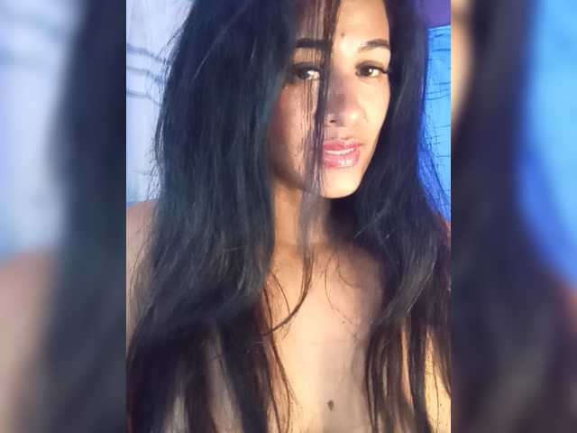 Letty33 live cam on BongaCams