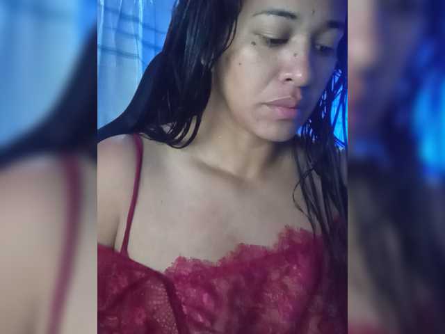 Letty33 live cam on BongaCams