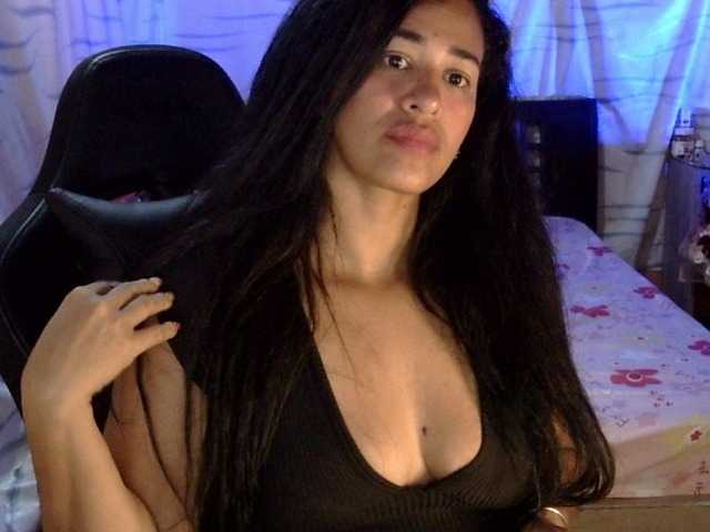 Letty33 live cam on BongaCams