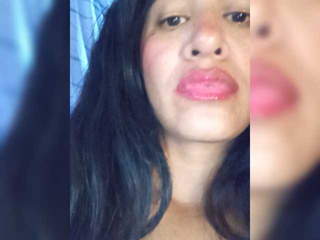 Letty33 live cam on BongaCams