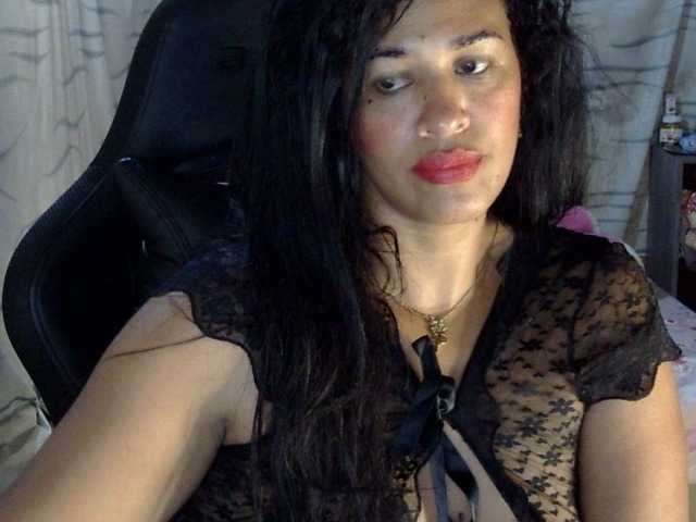 Letty33 live cam on BongaCams